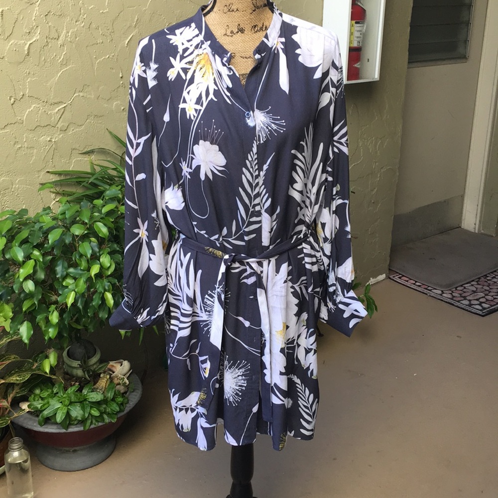 H&M, Navy Blue Romper💙🐝